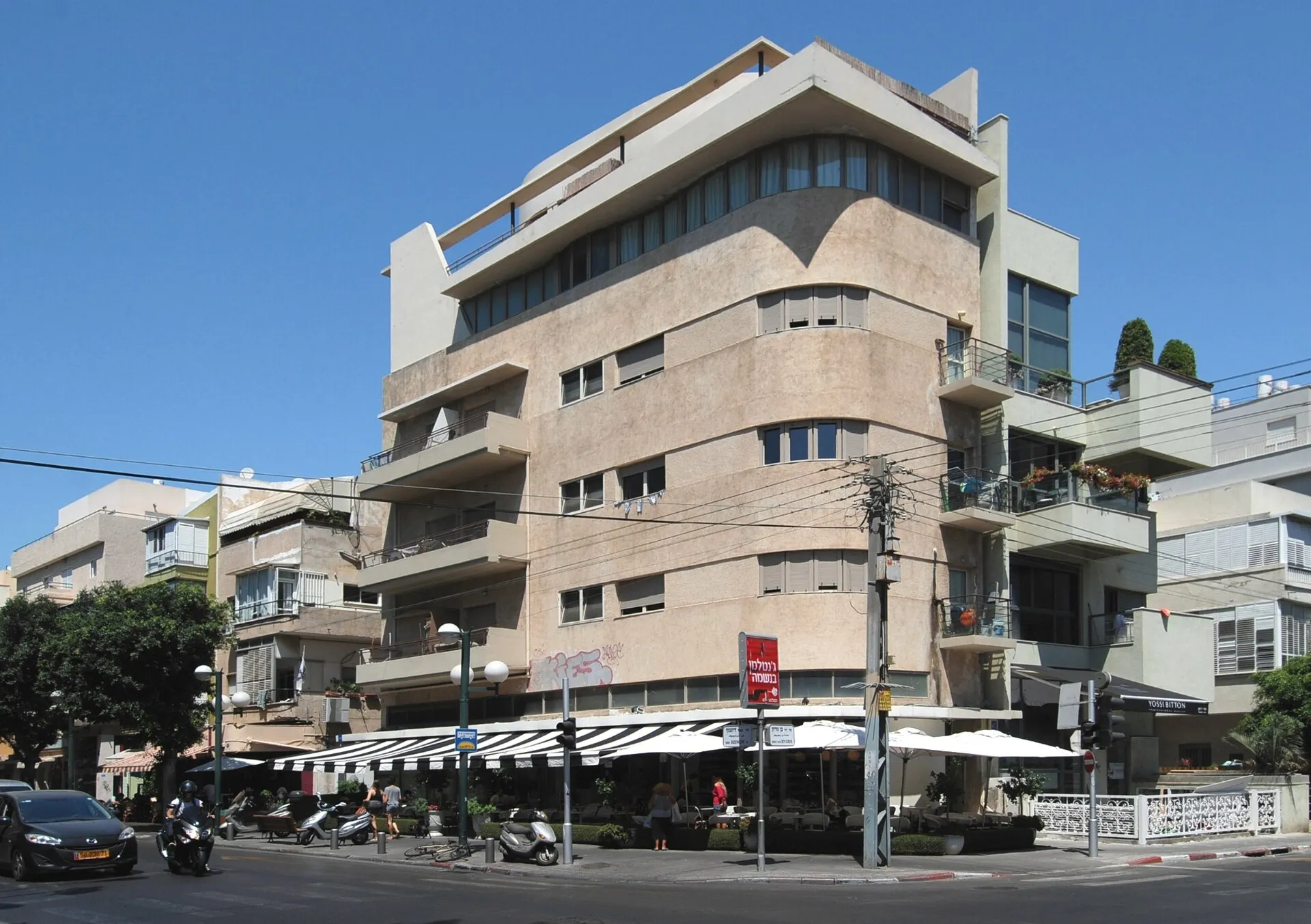 apartment buildings in Tel Aviv Israel